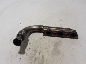  Exhaust manifold 