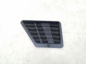  Grilles de ventilation des panneaux intérieurs 