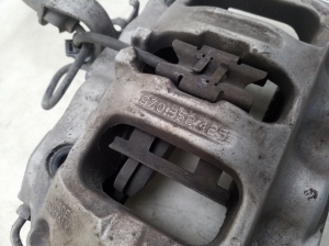  Rear brake caliper 