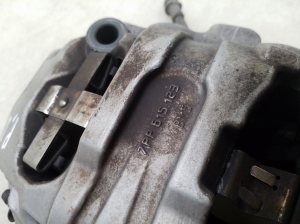  Front brake caliper 