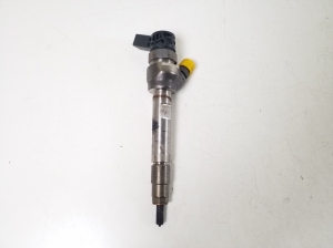  Fuel injector 