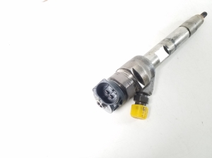  Fuel injector 