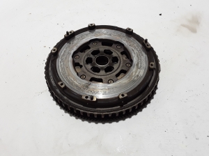  Clutch flywheel 