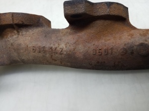  Exhaust manifold 