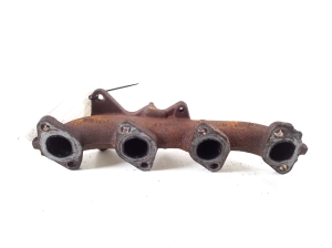  Exhaust manifold 