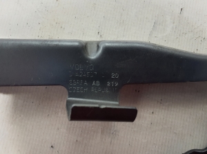  Engine cover hinge 