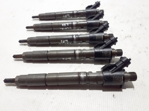  Fuel injector 