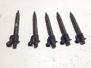  Fuel injector 