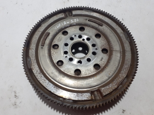  Clutch flywheel 