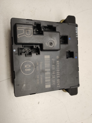  Rear side door control unit 