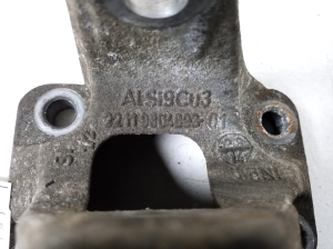  Engine holder 