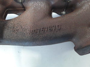  Exhaust manifold 