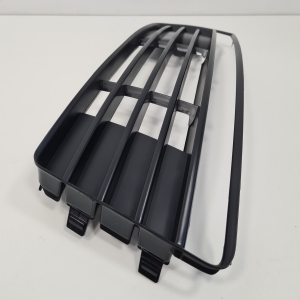  Front bumper lower grille 