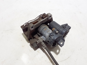  Rear brake caliper 