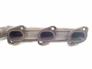  Exhaust manifold 