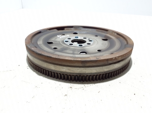  Clutch flywheel 