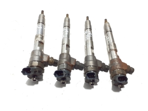  Fuel injector 