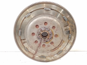  Clutch flywheel 