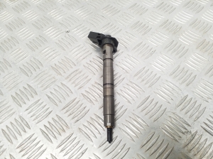  Fuel injector 