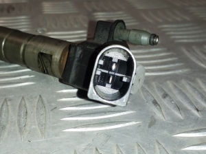  Fuel injector 