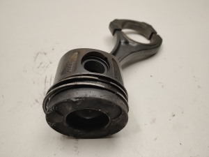  Connecting rod 