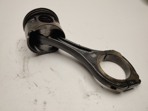  Connecting rod 