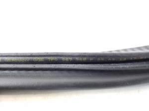  Front door sealing rubber 