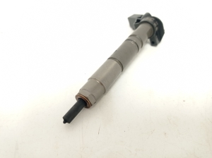  Fuel injector 