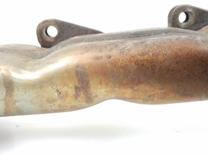  Exhaust manifold 