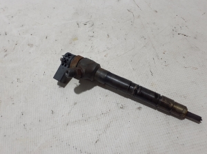  Fuel injector 