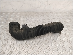  Air intake hose 