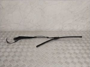  Windshield wiper blade 