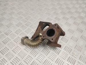  Exhaust manifold 