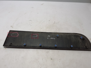  Rear tailgate strip 