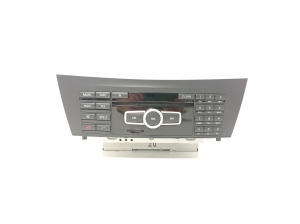  Radio / CD-Player / DVD-Player / Navigation 