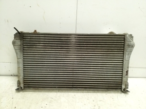  Starpdzesētāja radiators 