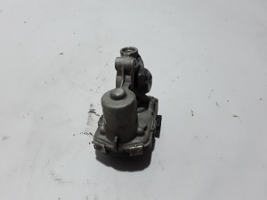  EGR valve 