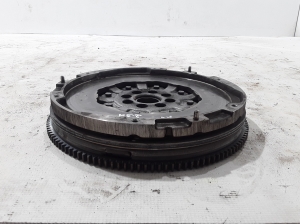  Clutch flywheel 