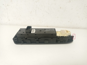  Fensterheberschalter vorne 