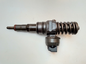  Fuel injector 