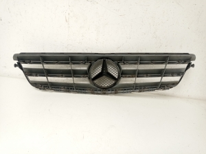  Front grille 