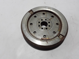  Clutch flywheel 