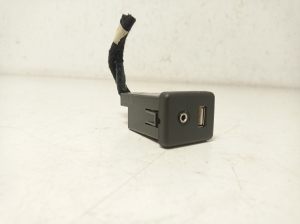  USB-Anschluss 