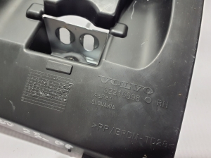  Ein weiteres Detail der Außenschwellerverkleidung 
