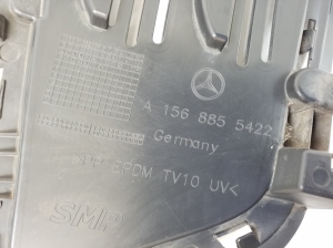  Unterer Kühlergrill der vorderen Stoßstange 