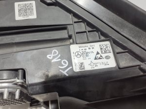  Scheinwerfer vorne 