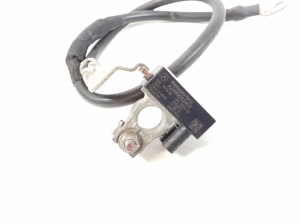  Das Kabel ist minus 