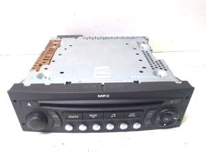  Radio / CD-Player / DVD-Player / Navigation 