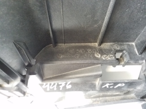  Sicherungskastengehäuse unter der Haube 
