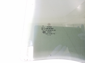  Hintere Seitentür aus Glas 